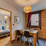 Le Paradis 1, Alpes Agency, Chamonix, Sleeps 4 Chamonix
