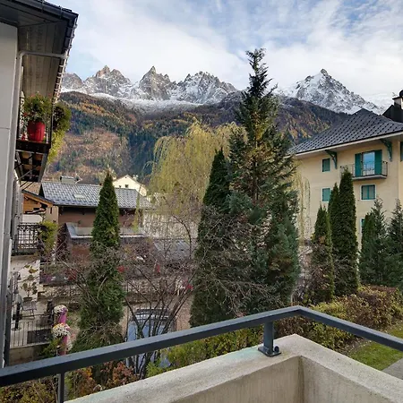 Apartment Le Paradis 1, Alpes Agency, Chamonix, Sleeps 4 Chamonix