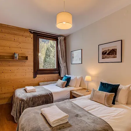 Le Paradis 1, Alpes Agency, Chamonix, Sleeps 4 Apartment Chamonix