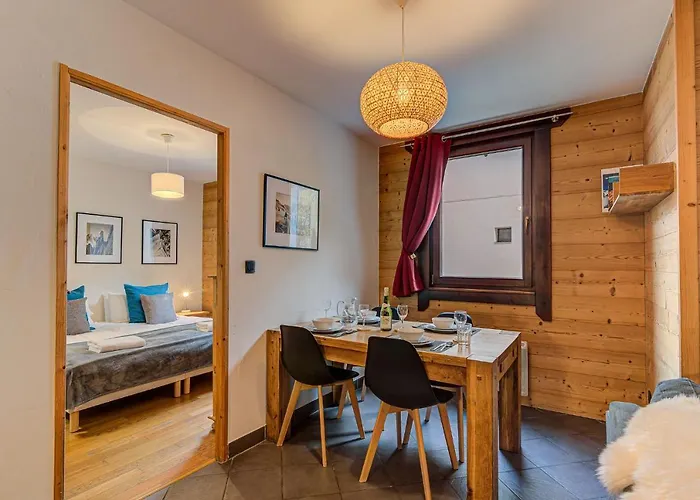 Le Paradis 1, Alpes Agency, Chamonix, Sleeps 4 Chamonix