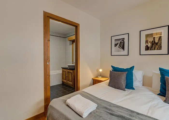 Apartment Le Paradis 1, Alpes Agency, Central Chamonix, Sleeps 4